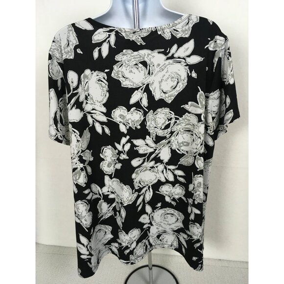 Jaclyn Smith Women Top Size 2X Black White Floral Blouse w 3D Flower on Neckline - Picture 4 of 13